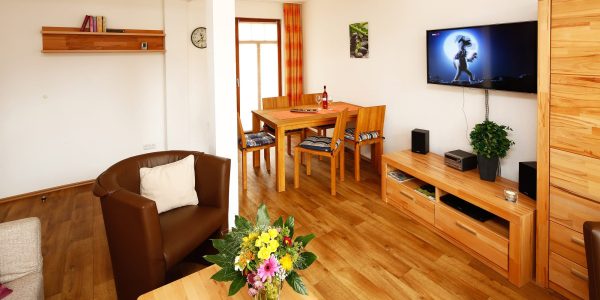 1-Wohnzimmer-Ferienwohnung-Morgensonne-Bad-Berka-Weimarerland-Thueringen-gross-start